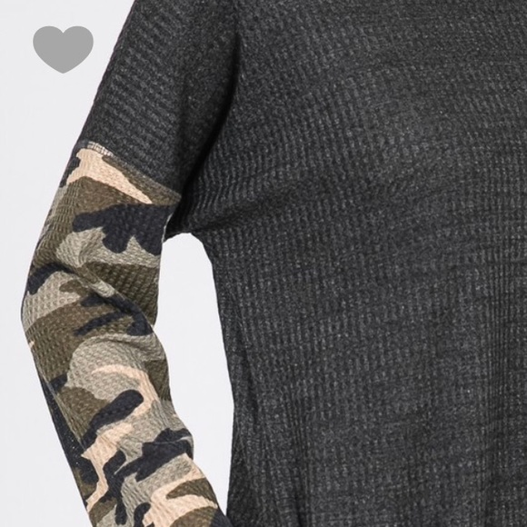 Camo contrast sleeve thermal top ( LAST ONE ) - Picture 3 of 4